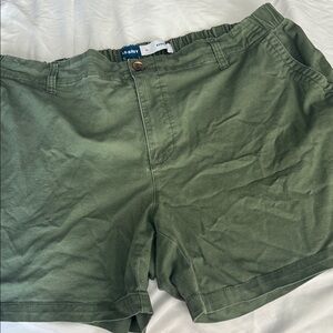 Old Navy women’s  Olive Flat Front Shorts